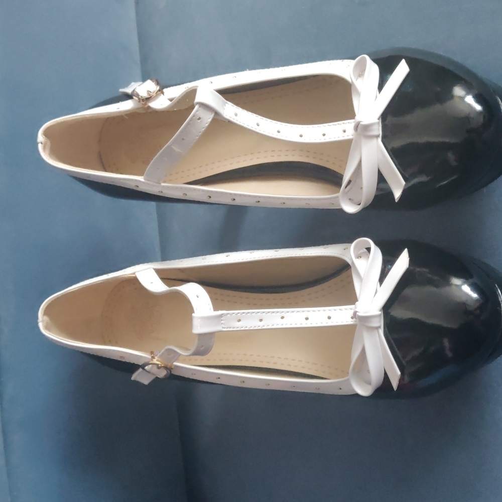 Baby doll vintage black pumps
